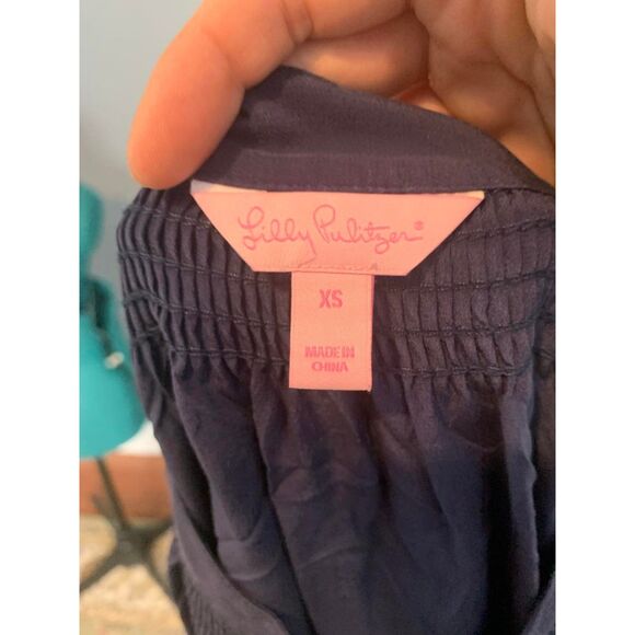 Lilly Pulitzer Elsa Silk Navy Blouse, size XS - Picture 6 of 7